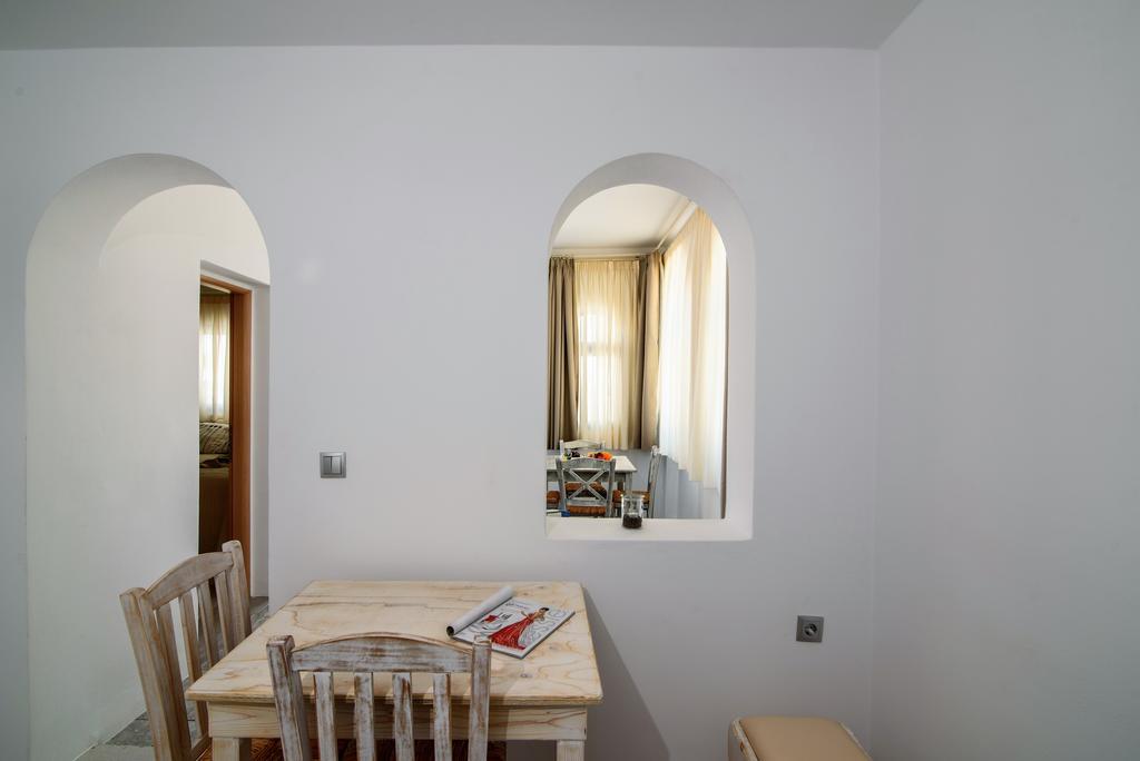 Villa George Santorini Perivolos  Room photo